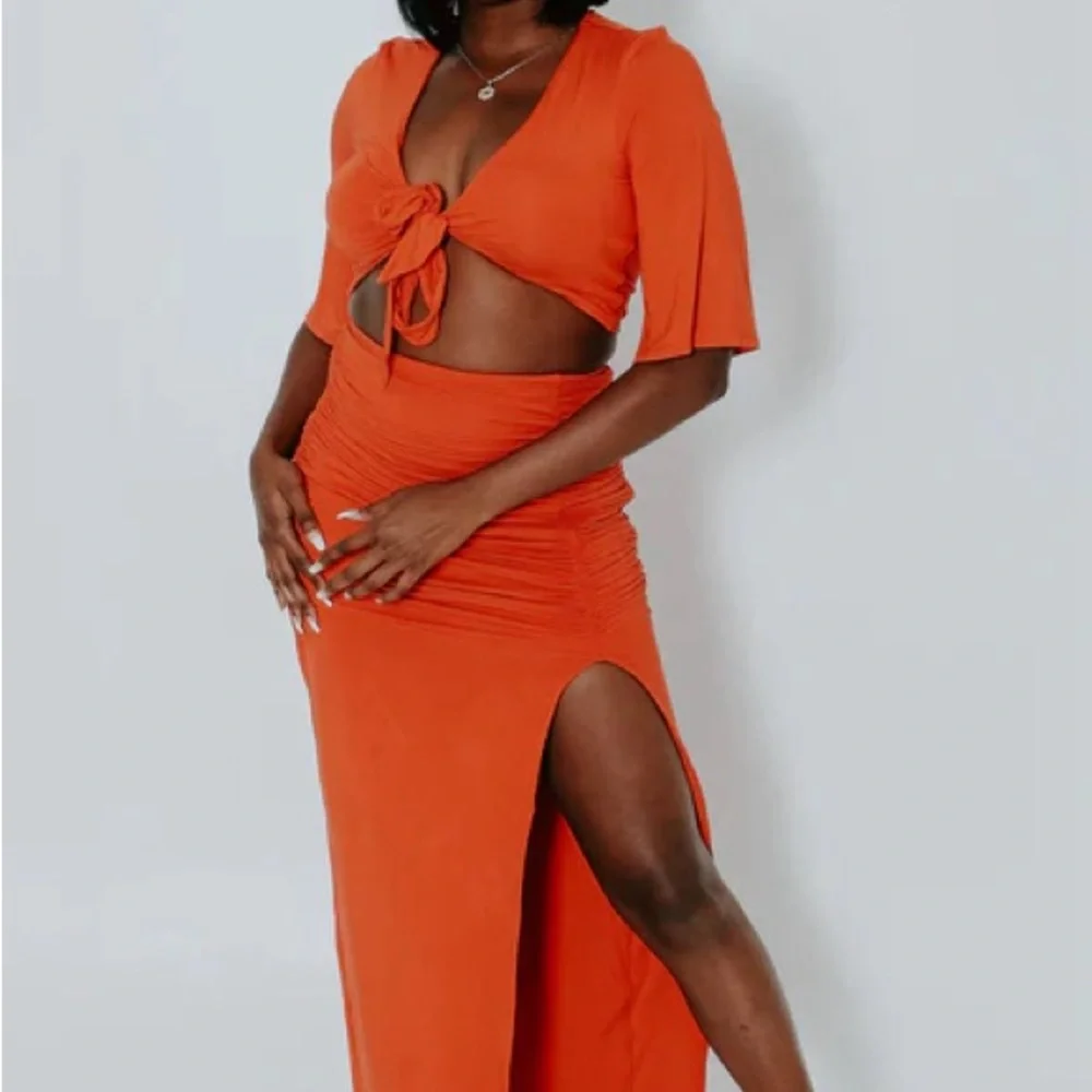 Klassy Network Resort Crop Front Tie Orange XL - Picture 2 of 2